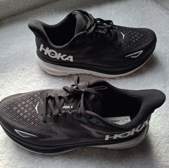 Hoka Clifton 9 Black and White - Women's Size 10 - Picture 9 of 16